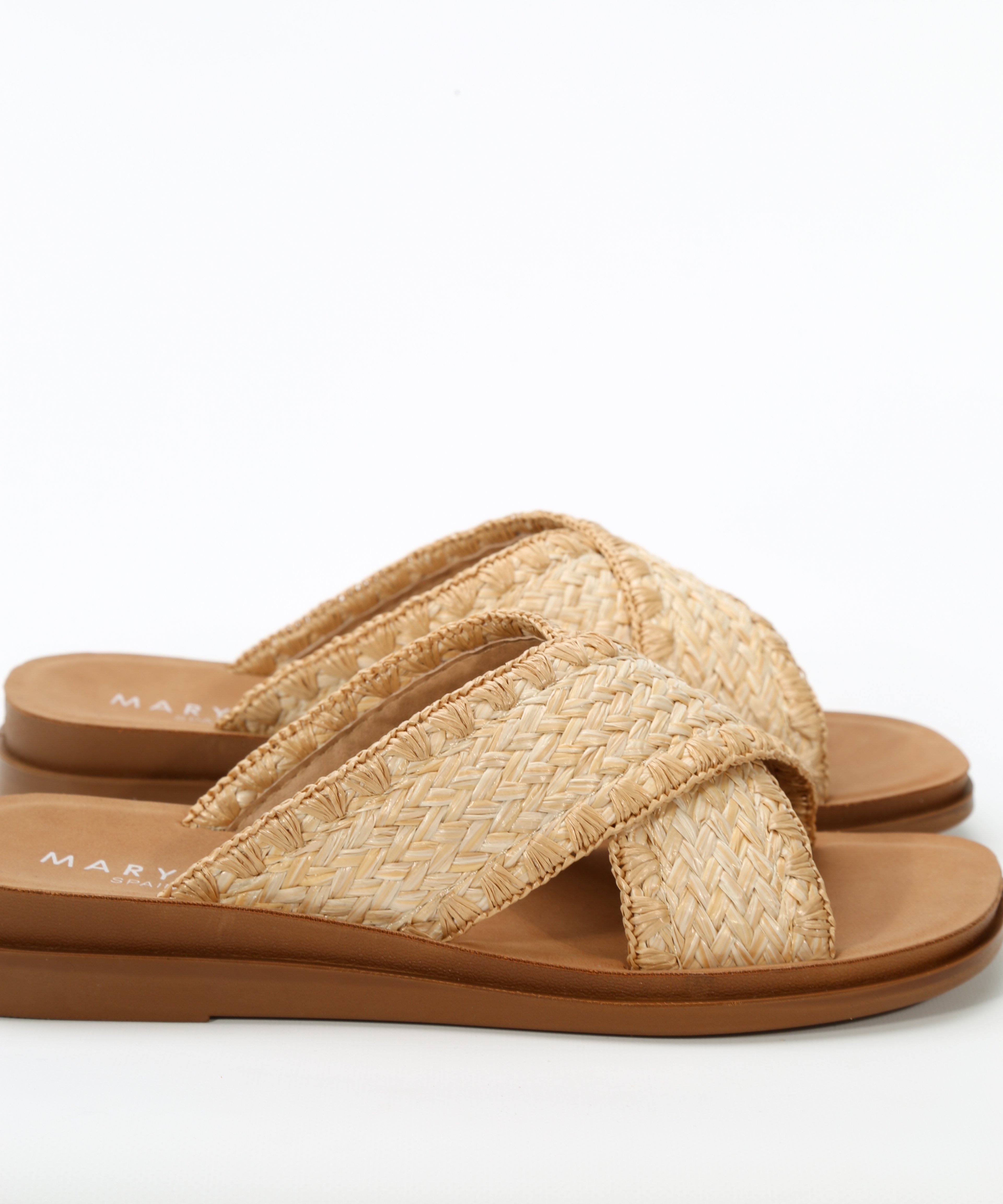 Sandalias planas tiras cruzadas rafia